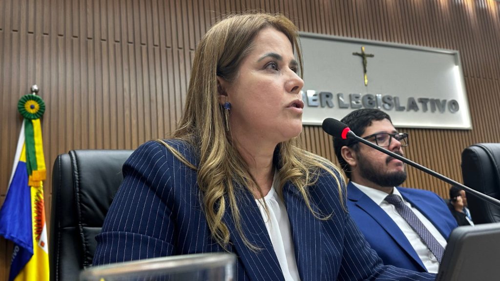 Sandra Ferreira cobra recapeamento urgente da Rua 23 no Setor Alto da Glória