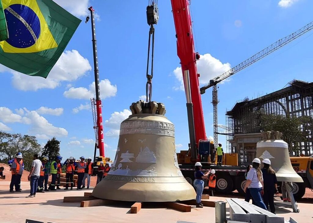 Maior sino de badalo do mundo chega à Trindade maior-sino-de-badalo-do-mundo-chega-a-trindade