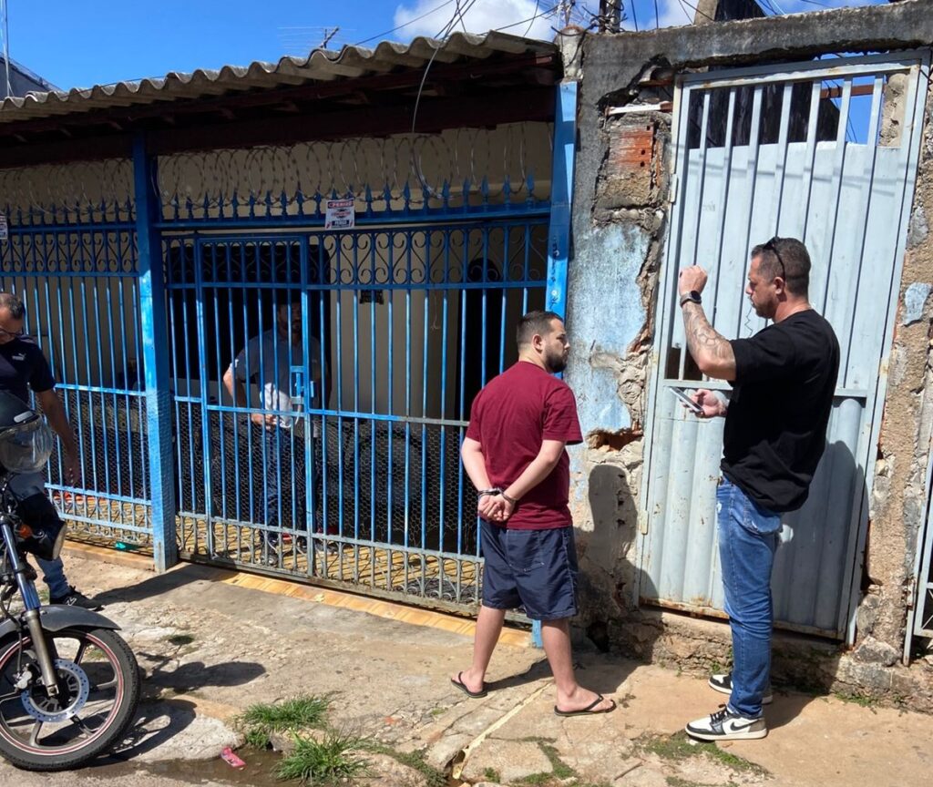 Homem é preso por ameaçar divulgar conteúdo íntimo de celular furtado na Pecuária homem-e-preso-por-ameacar-divulgar-conteudo-intimo-de-celular-furtado-na-pecuaria