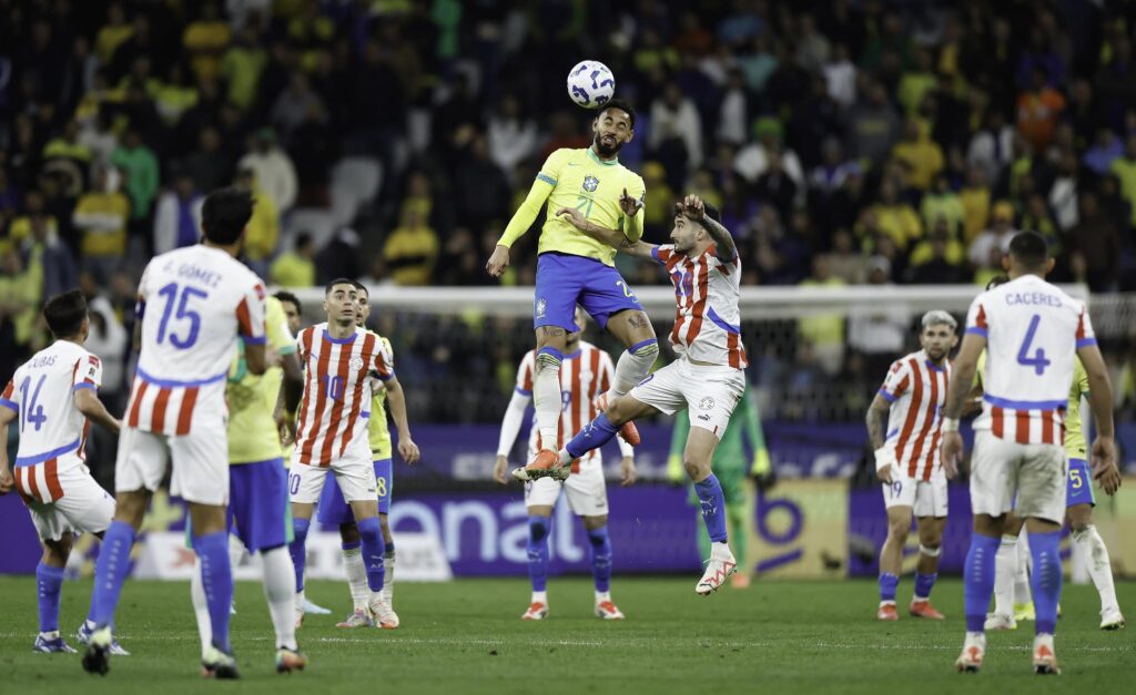 Brasil vence Paraguai e garante vaga na Copa do Mundo; Ancelotti celebra primeira vitória brasil-vence-paraguai-e-garante-vaga-na-copa-do-mundo;-ancelotti-celebra-primeira-vitoria