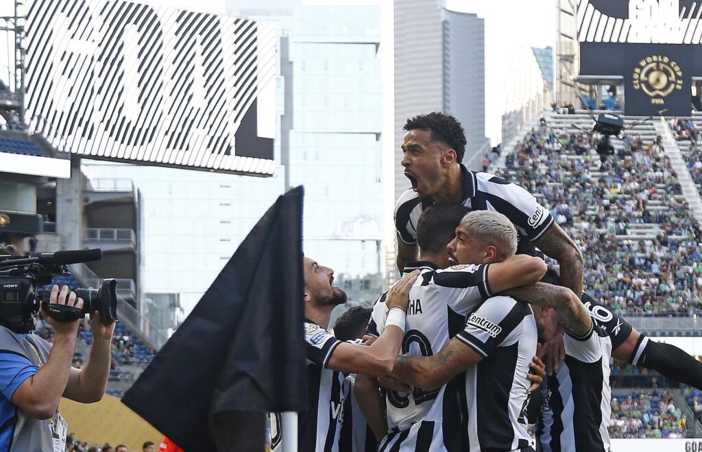 Botafogo vence Seattle Sounders na estreia e largada com o pé direito no Mundial de Clubes botafogo-vence-seattle-sounders-na-estreia-e-largada-com-o-pe-direito-no-mundial-de-clubes