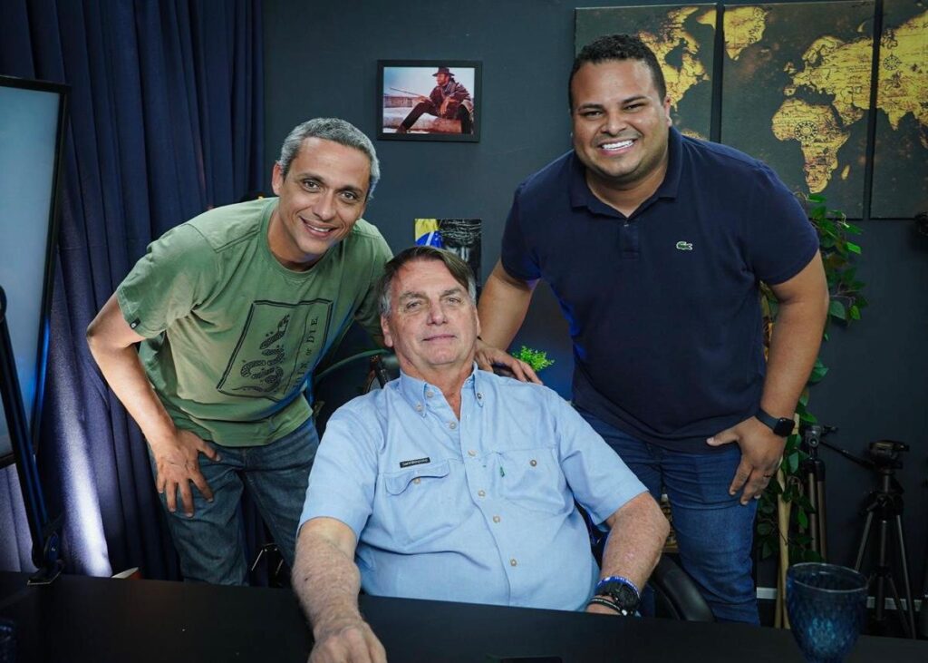 Câmara de Aparecida concede título de cidadão a Bolsonaro nesta quinta (19) camara-de-aparecida-concede-titulo-de-cidadao-a-bolsonaro-nesta-quinta-(19)