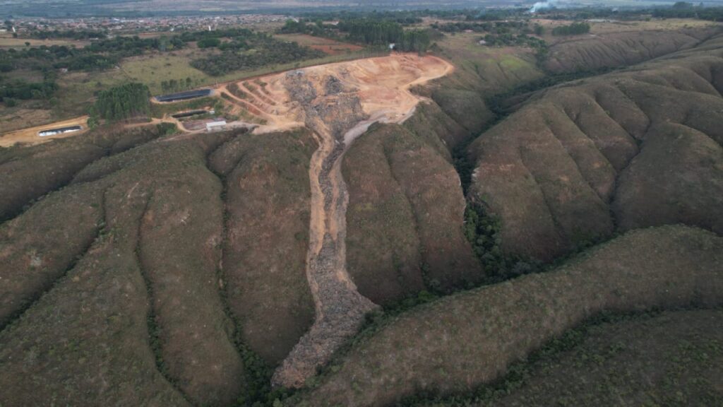Lixão que colapsou em Padre Bernardo contaminou água de córrego e rio lixao-que-colapsou-em-padre-bernardo-contaminou-agua-de-corrego-e-rio
