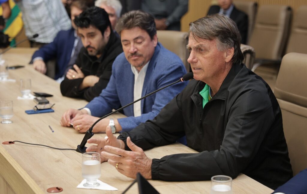 Bolsonaro cancela agenda em Anápolis após sentir-se mal em visita a Goiás bolsonaro-cancela-agenda-em-anapolis-apos-sentir-se-mal-em-visita-a-goias