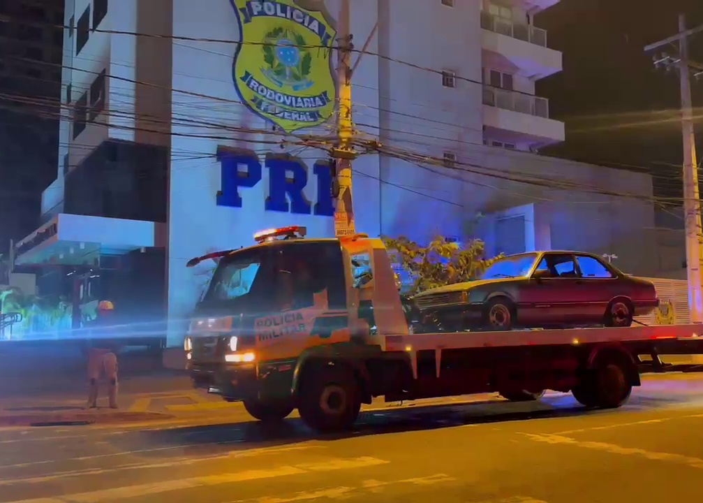 Polícia localiza motorista que fez manobra perigosa em frente à PRF de Goiânia policia-localiza-motorista-que-fez-manobra-perigosa-em-frente-a-prf-de-goiania