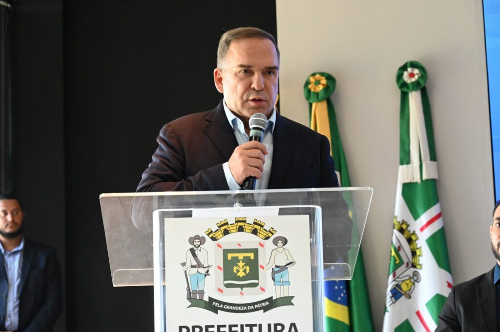 Mabel anuncia bônus especial para administrativos da Educação de Goiânia mabel-anuncia-bonus-especial-para-administrativos-da-educacao-de-goiania