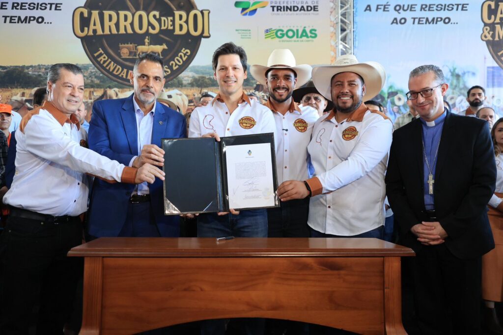 Trindade se torna capital simbólica de Goiás durante desfile de carros de bois trindade-se-torna-capital-simbolica-de-goias-durante-desfile-de-carros-de-bois