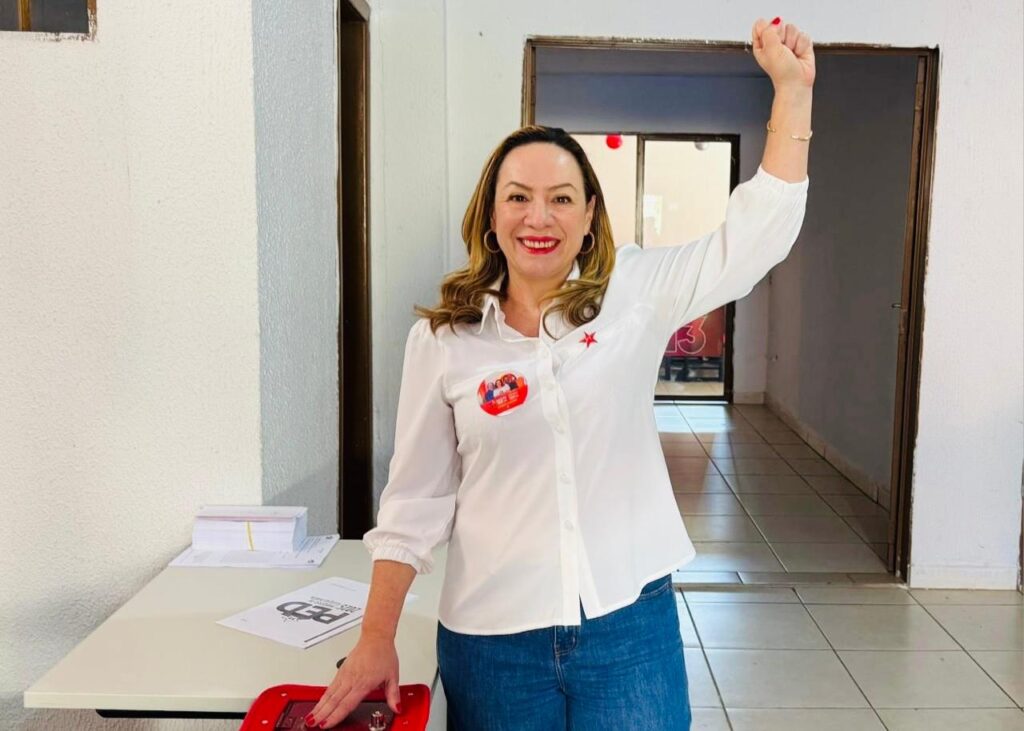 Adriana Accorsi é eleita presidenta do PT em Goiás com 95% dos votos adriana-accorsi-e-eleita-presidenta-do-pt-em-goias-com-95%-dos-votos