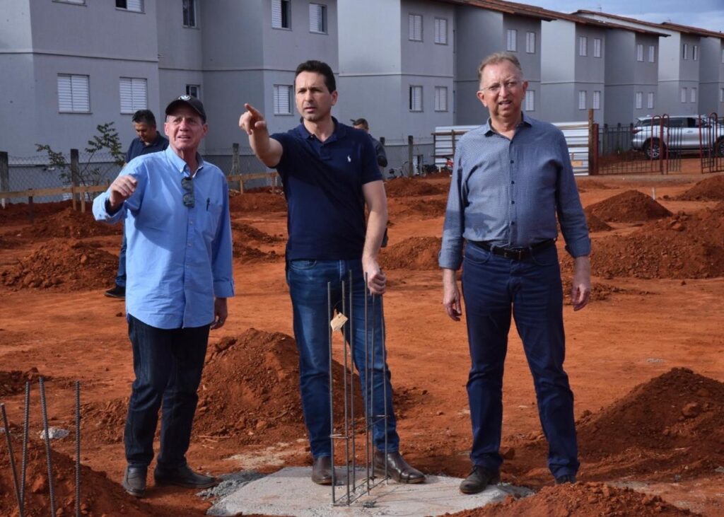 Vilela vistoria obra para conter alagamentos e anuncia construção de Cmei vilela-vistoria-obra-para-conter-alagamentos-e-anuncia-construcao-de-cmei