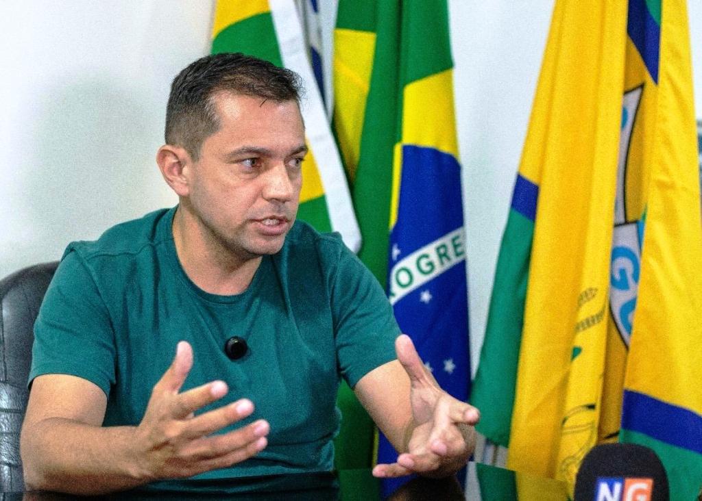 Prefeito de Guapó anuncia instalação de 40 câmeras de videomonitoramento prefeito-de-guapo-anuncia-instalacao-de-40-cameras-de-videomonitoramento