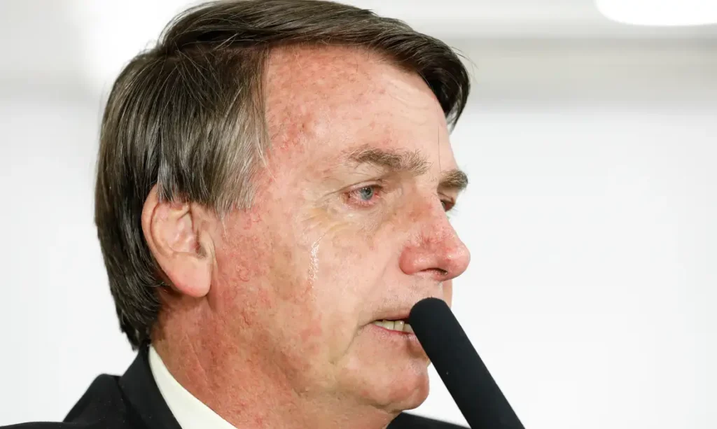 PF cumpre mandados contra Bolsonaro, que usará tornozeleira pf-cumpre-mandados-contra-bolsonaro,-que-usara-tornozeleira