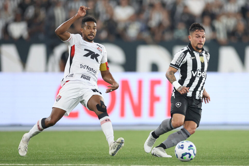 Botafogo empata sem gols com o Vitória e perde chance de subir no Brasileirão botafogo-empata-sem-gols-com-o-vitoria-e-perde-chance-de-subir-no-brasileirao