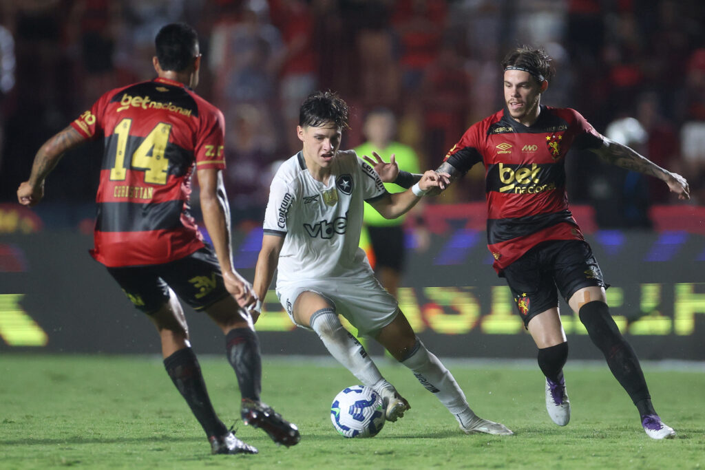Cuiabano no apagar das luzes: Botafogo vence o Sport e entra na briga pelo G4 cuiabano-no-apagar-das-luzes:-botafogo-vence-o-sport-e-entra-na-briga-pelo-g4
