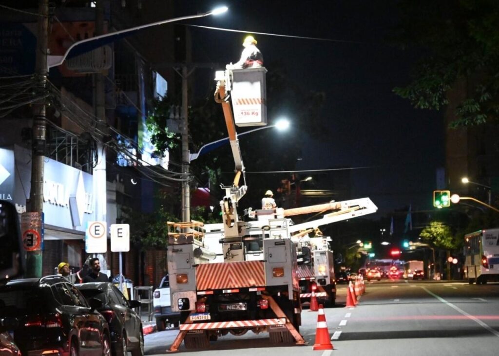 Brilha Goiânia já modernizou 50% da iluminação pública com LED em quatro meses brilha-goiania-ja-modernizou-50%-da-iluminacao-publica-com-led-em-quatro-meses