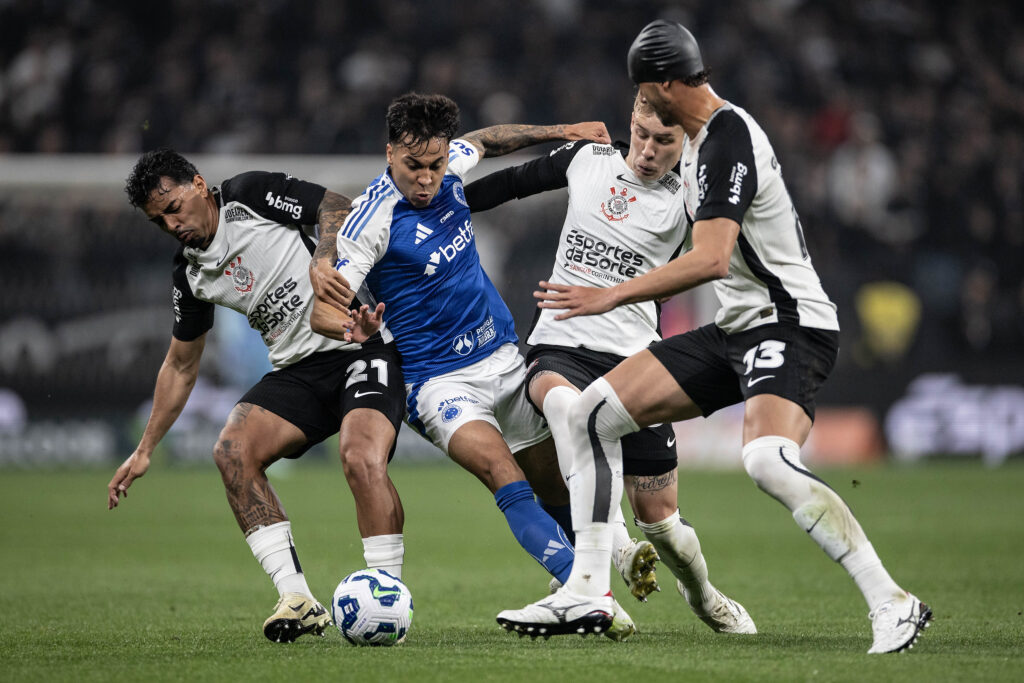 corinthians-e-cruzeiro-ficam-no-empate;-dorival-segue-pressionado