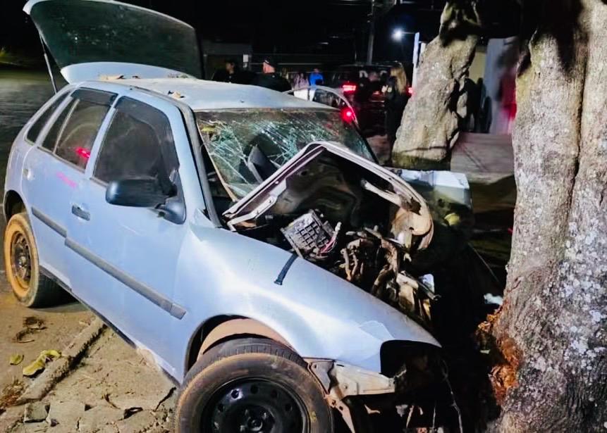 Jovem morre após fugir de blitz e bater carro em Anápolis jovem-morre-apos-fugir-de-blitz-e-bater-carro-em-anapolis