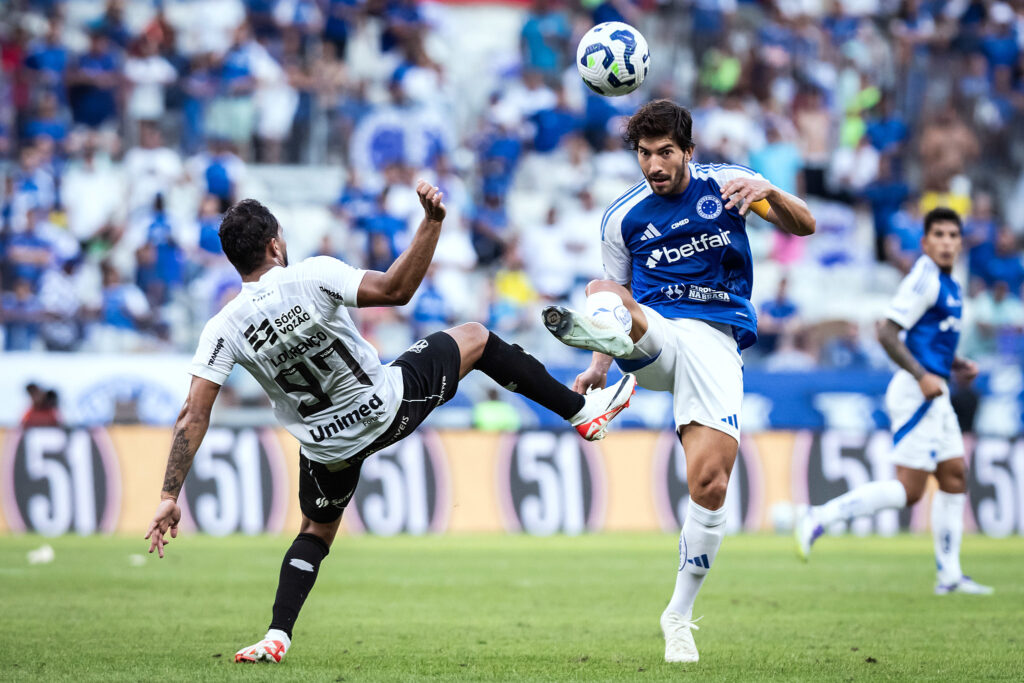 Cruzeiro perde invencibilidade de 16 jogos ao ser derrotado pelo Ceará no Mineirão cruzeiro-perde-invencibilidade-de-16-jogos-ao-ser-derrotado-pelo-ceara-no-mineirao
