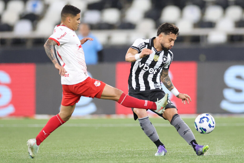 Botafogo vence Red Bull Bragantino e abre vantagem nas oitavas da Copa do Brasil botafogo-vence-red-bull-bragantino-e-abre-vantagem-nas-oitavas-da-copa-do-brasil