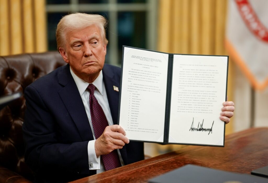 Tarifaço de Trump poupa série de produtos e entrada em vigor é adiada tarifaco-de-trump-poupa-serie-de-produtos-e-entrada-em-vigor-e-adiada