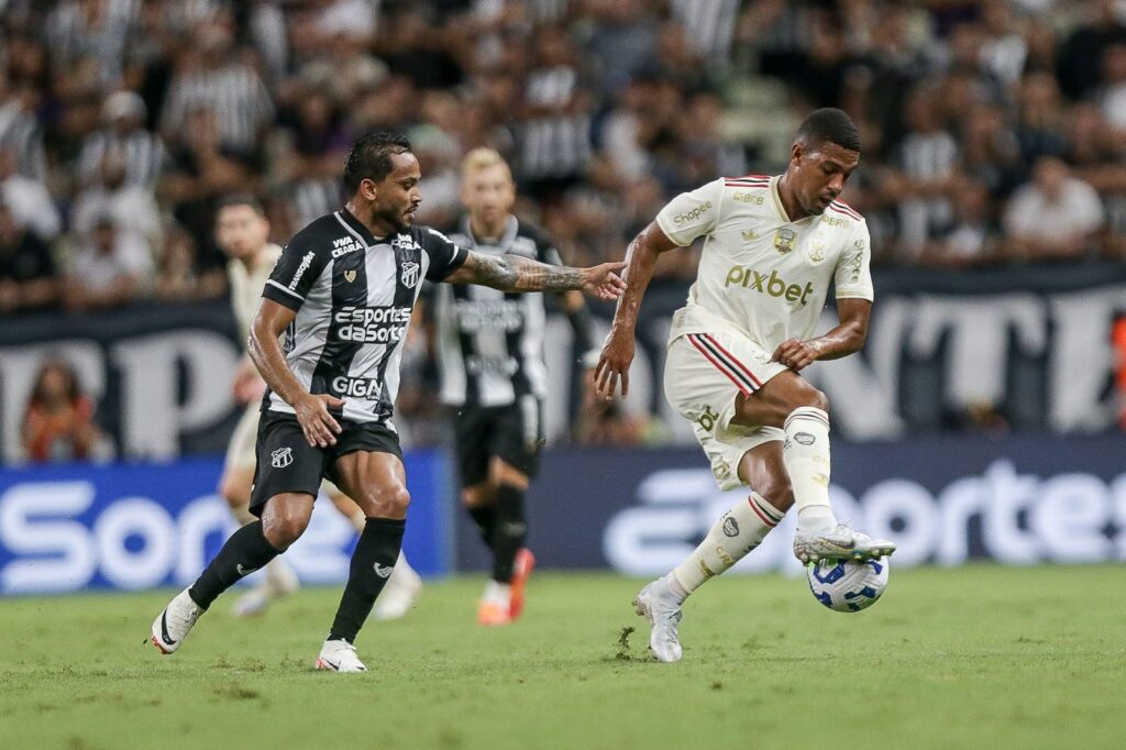 Flamengo empata com Ceará no Castelão e garante liderança do Brasileirão flamengo-empata-com-ceara-no-castelao-e-garante-lideranca-do-brasileirao