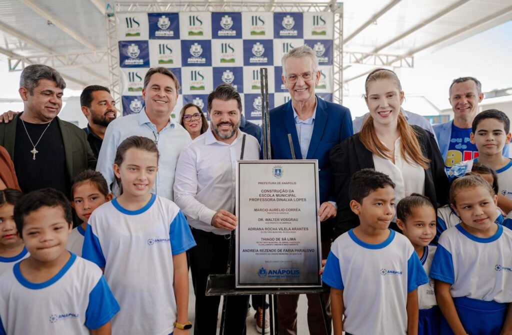 anapolis-comemora-aniversario-com-entrega-de-obras-na-saude-e-educacao