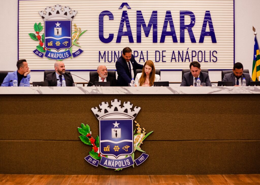 Câmara de Anápolis amplia lei antifumo para banir cigarros eletrônicos camara-de-anapolis-amplia-lei-antifumo-para-banir-cigarros-eletronicos