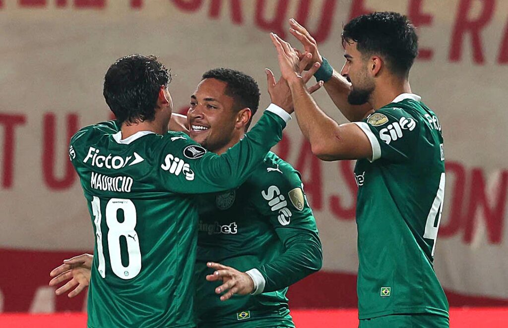Palmeiras goleia Universitario fora de casa e encaminha vaga nas quartas da Libertadores palmeiras-goleia-universitario-fora-de-casa-e-encaminha-vaga-nas-quartas-da-libertadores