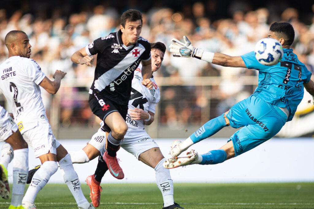 Vasco aniquila Santos com goleada histórica e deixa a zona de rebaixamento vasco-aniquila-santos-com-goleada-historica-e-deixa-a-zona-de-rebaixamento