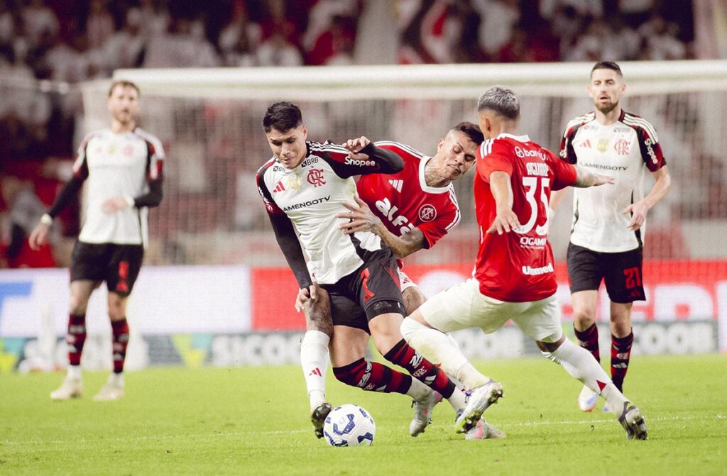 flamengo-vence-reservas-do-inter-fora-de-casa-e-dispara-na-lideranca