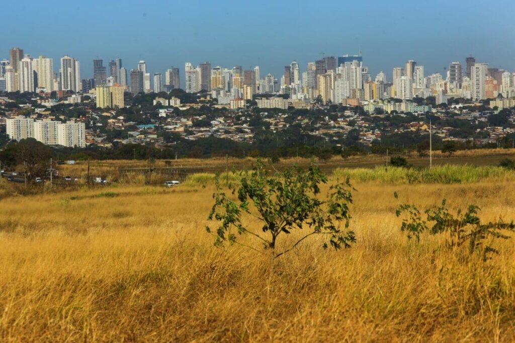 massa-de-ar-quente-chega-a-goias-e-provoca-temperaturas-de-ate-38-°c