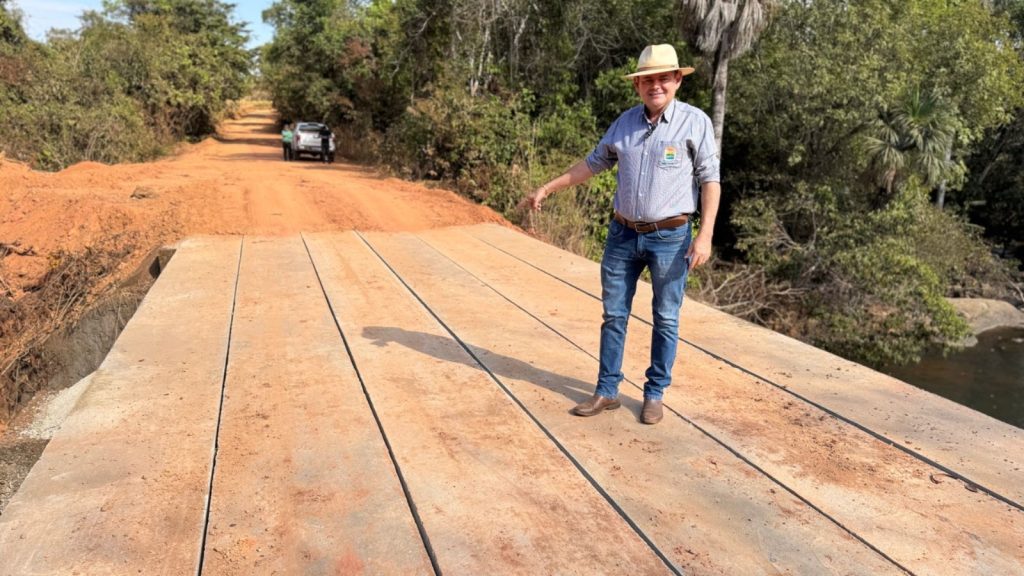 Edmilson Andrade fiscaliza avanço das obras no Córrego do Corvo Margoso