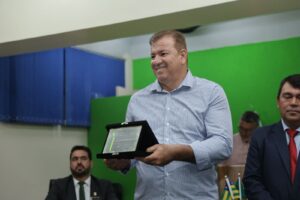 gilsao-meu-povo-recebe-titulo-de-cidadao-honorario-em-aragoiania