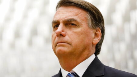 Após queda na cela, médico aponta possível traumatismo craniano em Bolsonaro apos-queda-na-cela,-medico-aponta-possivel-traumatismo-craniano-em-bolsonaro