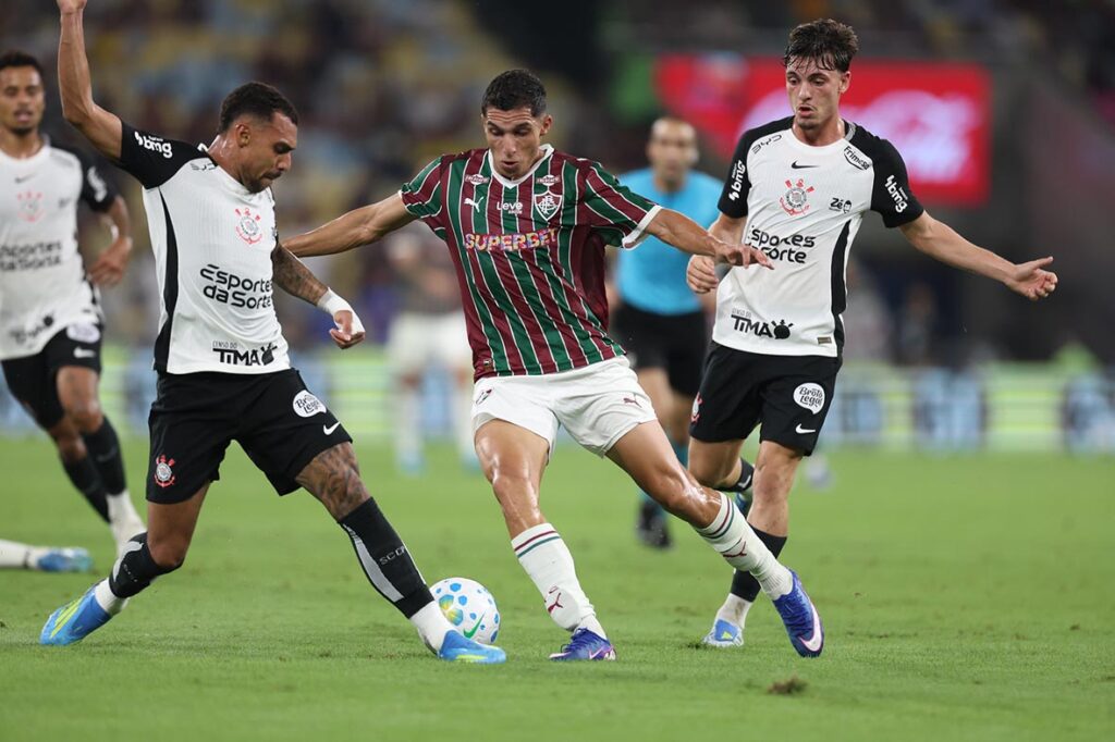 Fluminense atropela o Corinthians e salta para a vice-liderança do Brasileirão fluminense-atropela-o-corinthians-e-salta-para-a-vice-lideranca-do-brasileirao