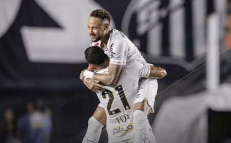 santos-vence-remo-por-2-a-0,-deixa-o-z-4-e-ganha-folego-no-brasileirao