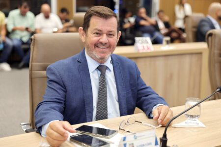 Leandro Vilela oficializa Gleison Flávio líder do governo na Câmara de Aparecida leandro-vilela-oficializa-gleison-flavio-lider-do-governo-na-camara-de-aparecida