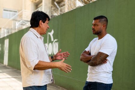 Policarpo acerta medidas para o comércio no entorno da Serrinha em jogos policarpo-acerta-medidas-para-o-comercio-no-entorno-da-serrinha-em-jogos