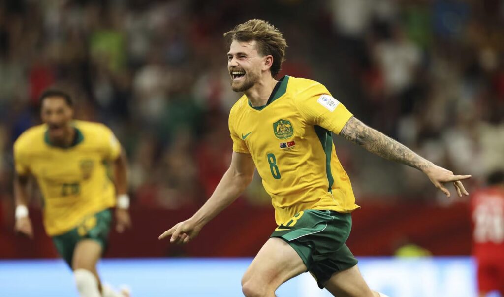 Austrália bate a Turquia na estreia e larga bem no Grupo D da Copa do Mundo australia-bate-a-turquia-na-estreia-e-larga-bem-no-grupo-d-da-copa-do-mundo