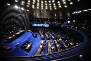 senado-aprova-novo-teto-de-r$140-mil-para-o-mei-e-perdao-historico-de-dividas;-confira-o-que-muda