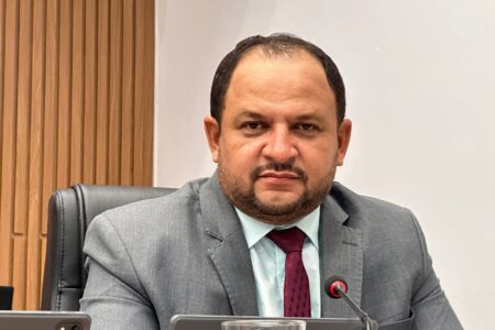 Márcio Reis solicita conclusão da pavimentação asfáltica e troca de bloquetes na Rua Dunga, em Porangatu